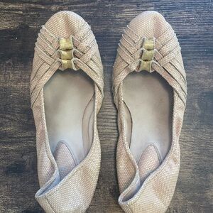 Bloch Beige Flats with Gold Accents size EU 39.5